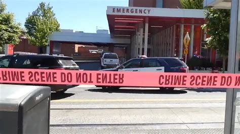 Oregon hospital security guard dies after being shot in hospital; police later kill suspect
